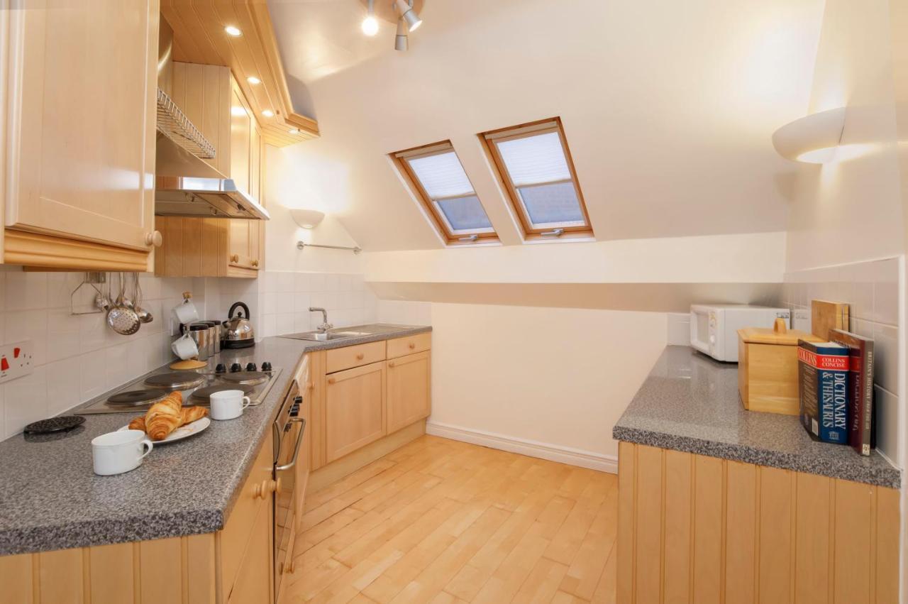 Shambles In The Centre Of York, Sleeps 16 York